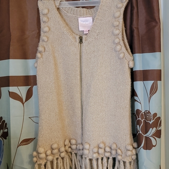 Romeo & Juliet Couture Jackets & Blazers - Romeo and Juliet Couture Sweater Vest